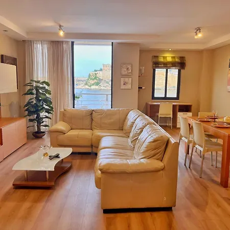 Seafront In - Ferry-valletta * 비르구