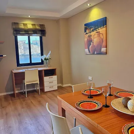 Seafront In - Ferry-valletta Apartman *